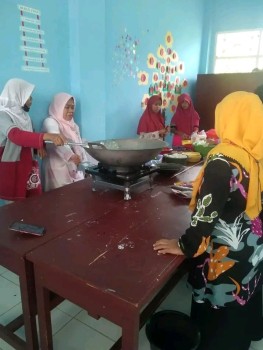 Kegiatan Muatan Lokal Siswa Kelas 6, Lomba Masak Memasak 4 Sehat 5 Sempurna
